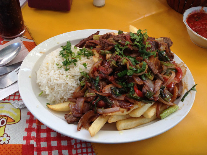 Lomo Saltado, un plato típico de la gastronomía peruana
