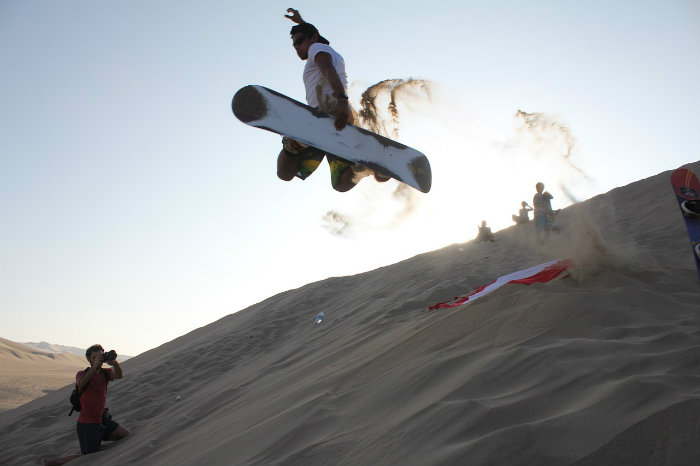 Lugares Turísticos: Practica Sandboarding en Ica, Perú
