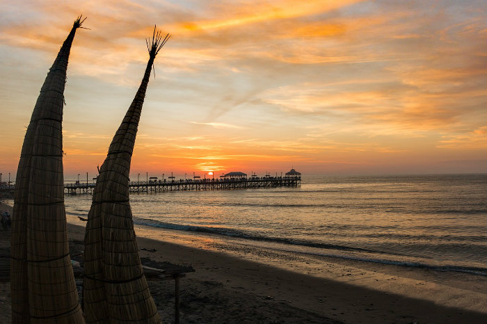 Playas en Perú: Huanchaco, el Reino de los Caballitos de Totora