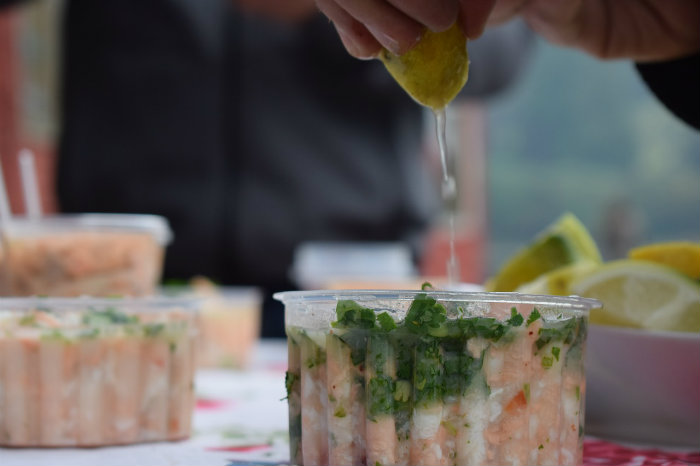 El ceviche peruano lleva limón